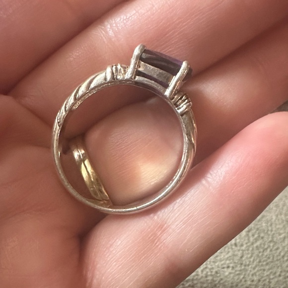Elegant Silver and Purple Gemstone Ring - Picture 3 of 4